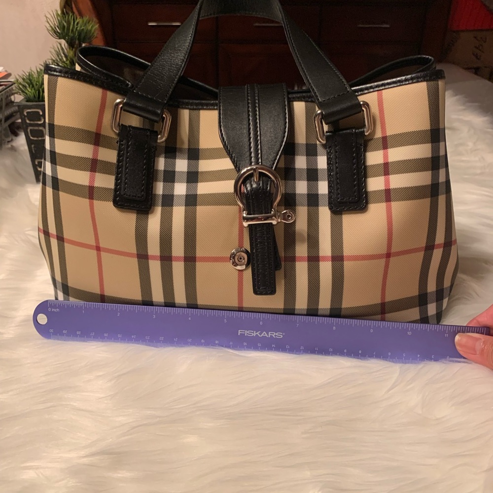 Burberry - Picture 15 of 16